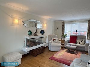 Sitting room- click for photo gallery